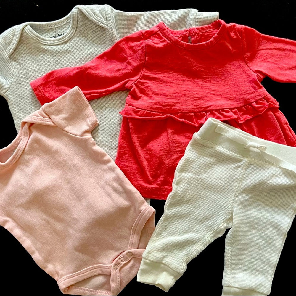 Lot Of 4 Sweet Baby Girl Clothing 0-3 Months Carter’s Old Navy Chick Pea EUC